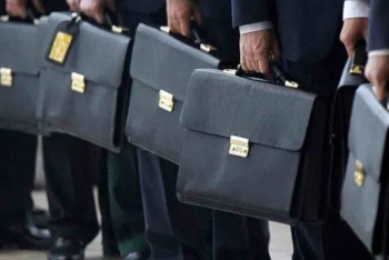 Фотография к новости: Казахстанских госслужащих смогут увольнять в связи с "утратой доверия"