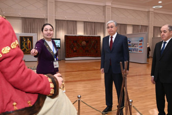 Фотография к новости: Президент посетил дворец искусств в ЗКО и пообещал поддержку учёным и молодёжи