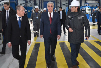 Фотография к новости: Президент ознакомился с работой ТОО PetrolValves Kazakhstan