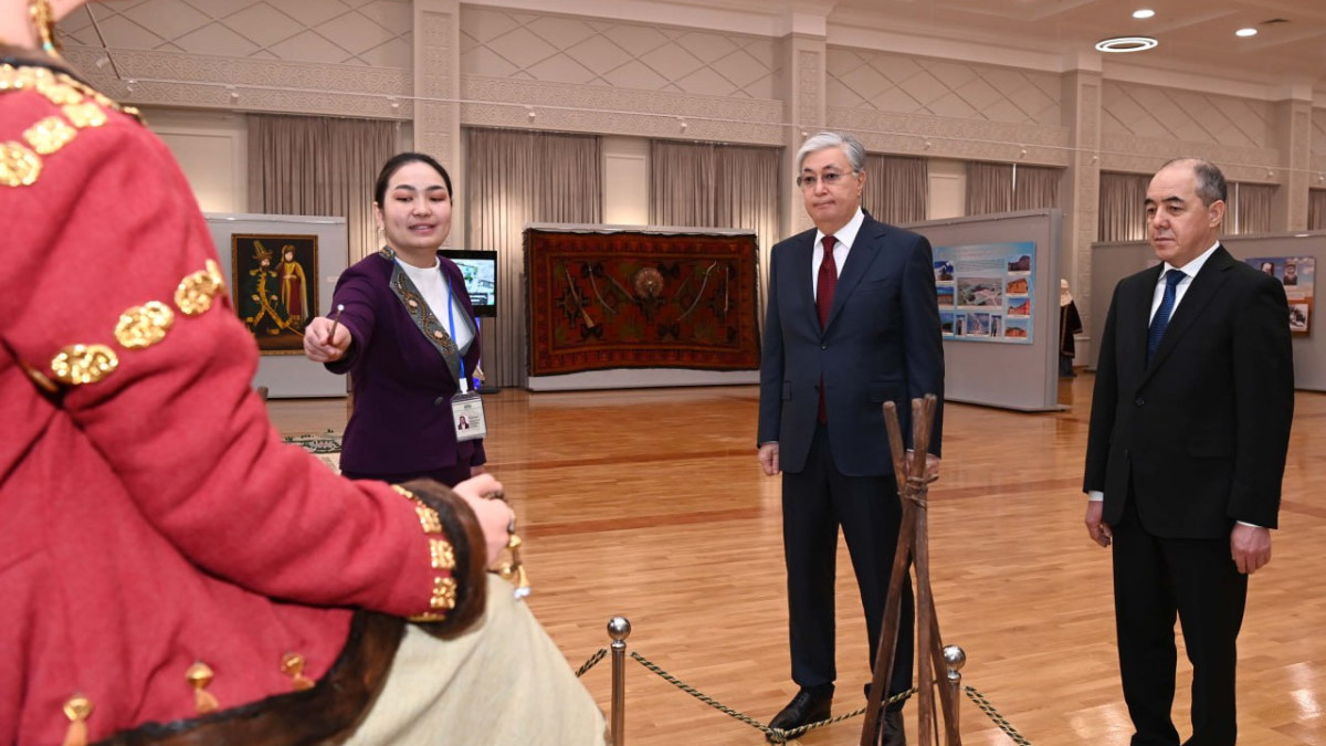 Президент посетил дворец искусств в ЗКО и пообещал поддержку учёным и молодёжи