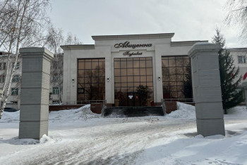 Фотография к новости: Беременные мужчины и диагнозы по Google: жители Щучинска массово жалуются на больницу