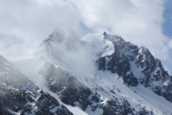 Фотография к новости: Семь человек оказались в снежном плену в Иле-Алатауском нацпарке
