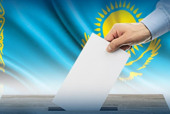 Фотография к новости: Митинг, забег и литературный вечер: как проходят встречи с избирателями в Казахстане