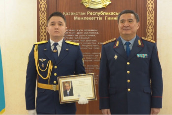 Фотография к новости: В МВД наградили лётчиков, перевозивших гуманитарные грузы в Турцию и Сирию