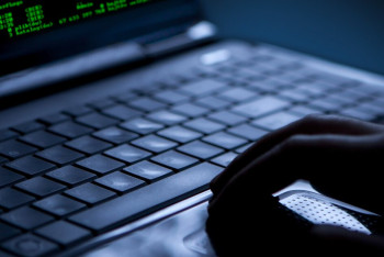 Фотография к новости: Низкую выявляемость интернет-мошенников объяснил глава МВД