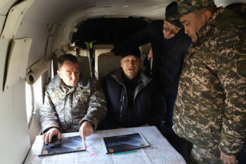 Подтопленные сёла Актюбинской области посетил глава МЧС