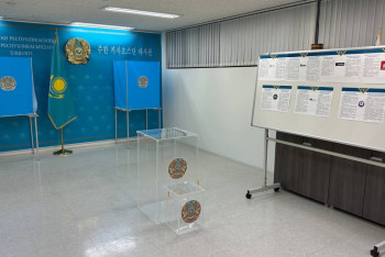 Фотография к новости: Первыми за рубежом начали свою работу участки для голосования в Японии и Кореи