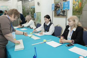 Фотография к новости: "Независимые депутаты не будут ограничены уставами партий" — политолог