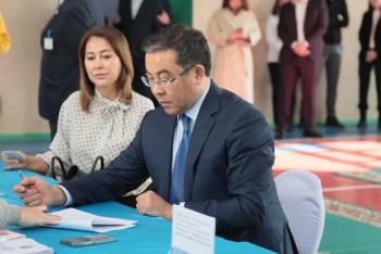 Фотография к новости: Аким области Абай Нурлан Уранхаев проголосовал на выборах депутатов мажилиса и маслихатов