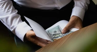 Должностные лица управления экологии Алматы осуждены за коррупцию