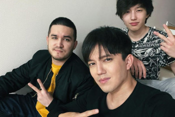 Фотография к новости: Крепкую мужскую дружбу обсуждают подписчики Димаша Кудайбергена