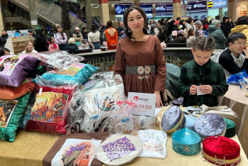 Фотография к новости: Лоскутное одеяло от развода шьёт рукодельница из Кокшетау