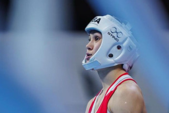 Фотография к новости: Алуа Балкибекова побывала в нокдауне и стала чемпионкой мира в Индии