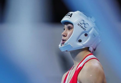 Фотография к новости: Алуа Балкибекова побывала в нокдауне и стала чемпионкой мира в Индии