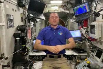 Фотография к новости: Необычное поздравление с Наурызом получили казахстанцы из космоса