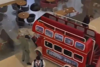 Фотография к новости: Дети угнали автобус в торговом центре Алматы и попали в ДТП