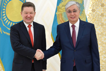 Фотография к новости: Токаев обсудил с главой "Газпрома" новые совместные проекты