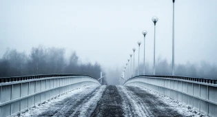 Гвардейцы спасли женщину, пытавшуюся свести счеты с жизнью в Шымкенте