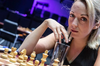 Фотография к новости: Шахматный скандал в Индии: немецкий гроссмейстер вступилась за Жансаю Абдумалик