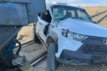 Фотография к новости: Поезд протаранил легковушку в Актюбинской области