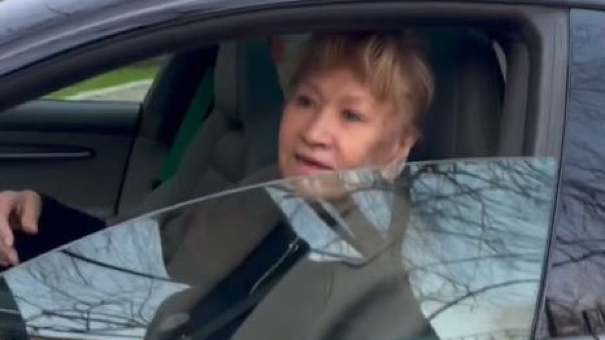 кадр из видео