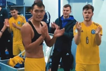 Фотография к новости: Появилось эмоциональное видео из раздевалки сборной Казахстана после невероятной победы над Данией