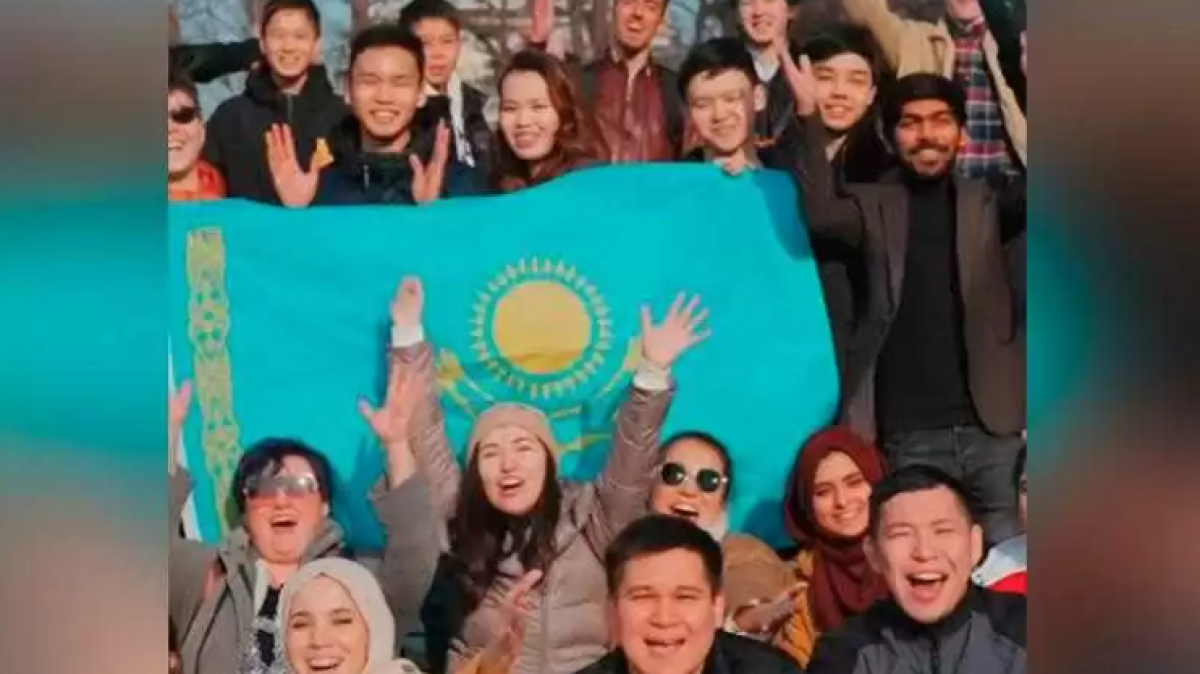 кадр из видео