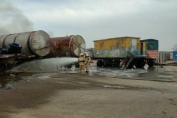 Фотография к новости: Опасные химреагенты загорелись в Жанаозене