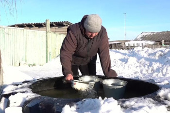 Фотография к новости: Сотни жителей села близ Петропавловска топят снег и пьют воду из озера