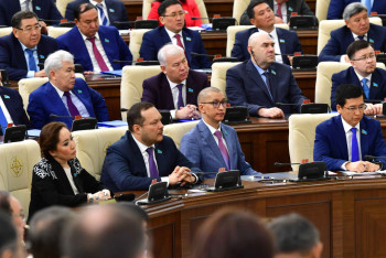 Фотография к новости: Как будут решать недостаток базовой инфраструктуры в городах Казахстана, рассказал Токаев