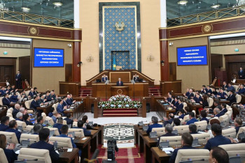 Фотография к новости: Нельзя допускать популизм - президент обратился к депутатам