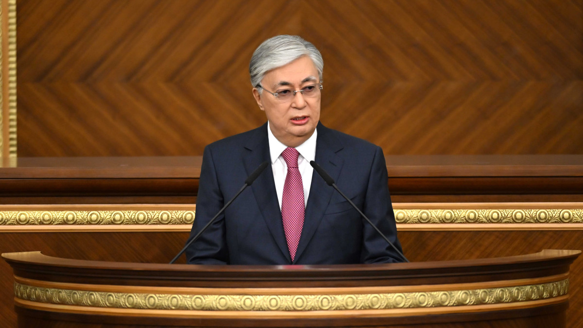 Токаев распустил правительство