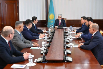 Фотография к новости: Токаев провёл консультацию с руководителями фракций политических партий в мажилисе парламента