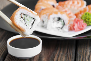 Фотография к новости: Массовое отравление суши в Кокшетау: эксперты рассказали, чем опасна сырая рыба