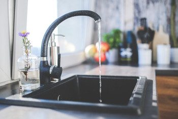 Фотография к новости: Вода не поднимается до верхних этажей квартир астанчан - что делать