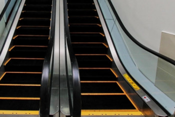 Фотография к новости: Эскалатор сорвался в столичном ТРЦ