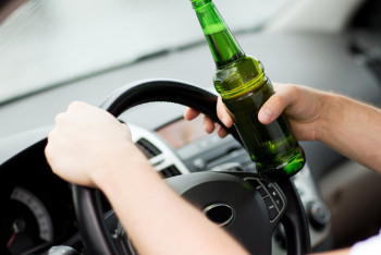 Фотография к новости: Пьяного водителя на служебном грузовике "Казпочты" задержали под Кызылордой