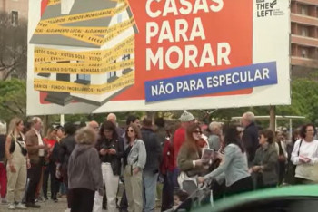 Фотография к новости: Тысячи португальцев вышли на митинг против жилищного кризиса