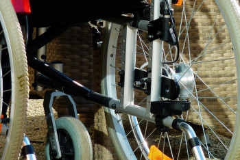 Фотография к новости: Шымкентцы заставляли инвалида-колясочника попрошайничать в Актобе