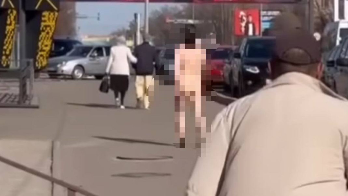 Голый мужчина разгуливал по Павлодару