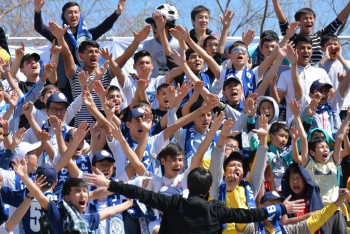 Фотография к новости: Футбольные болельщики устроили массовую драку в Шымкенте