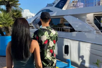 Фотография к новости: Девушка Роналду показала суперъяхту за 6 миллионов евро