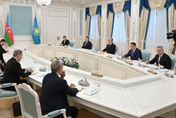 Фотография к новости: Ильхам Алиев пригласил Касым-Жомарта Токаева на открытие центра Курмангазы