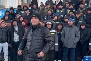 "Сейчас мы выезжаем в аул" — задержанные в Астане нефтяники записали видеообращение