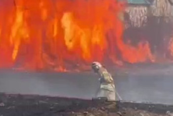 Фотография к новости: Крупный пожар в Конаеве: видео поделились в ДЧС