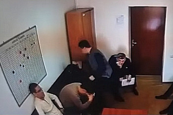 Фотография к новости: Полицейский начальник избил подчиненного в Актау