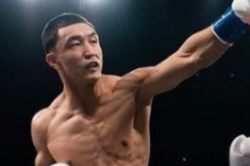 Фотография к новости: Брутальным нокаутом казахстанец выиграл бой с мексиканцем