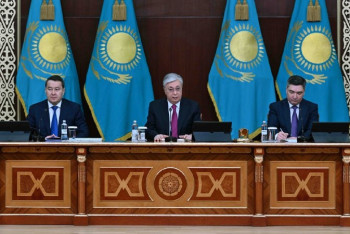 Президент открыл совещание по вопросам социально-экономического развития страны