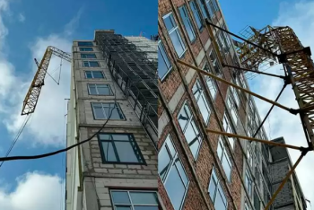 Фотография к новости: Строительный кран упал в Астане