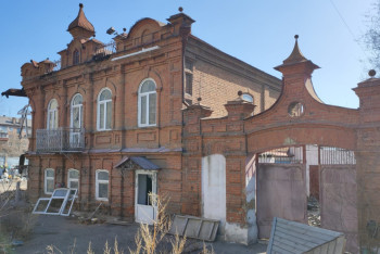 Фотография к новости: "Ломать - не строить". Как сохранить памятники в культурном центре Казахстана